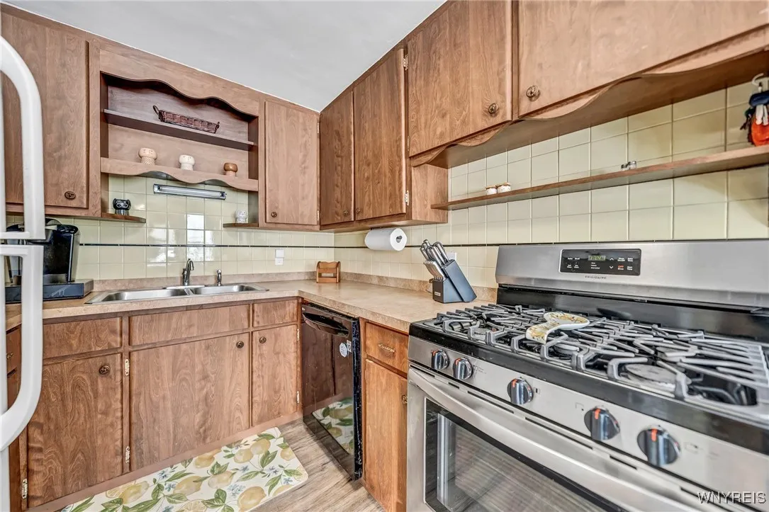 4844 Mount Vernon Boulevard, Hamburg, New York 140, Hamburg, New York 14075, 2 Bedrooms Bedrooms, 10 Rooms Rooms,2 BathroomsBathrooms,Residential,Closed,4844 Mount Vernon Boulevard, Hamburg, New York 140,0,B1585170