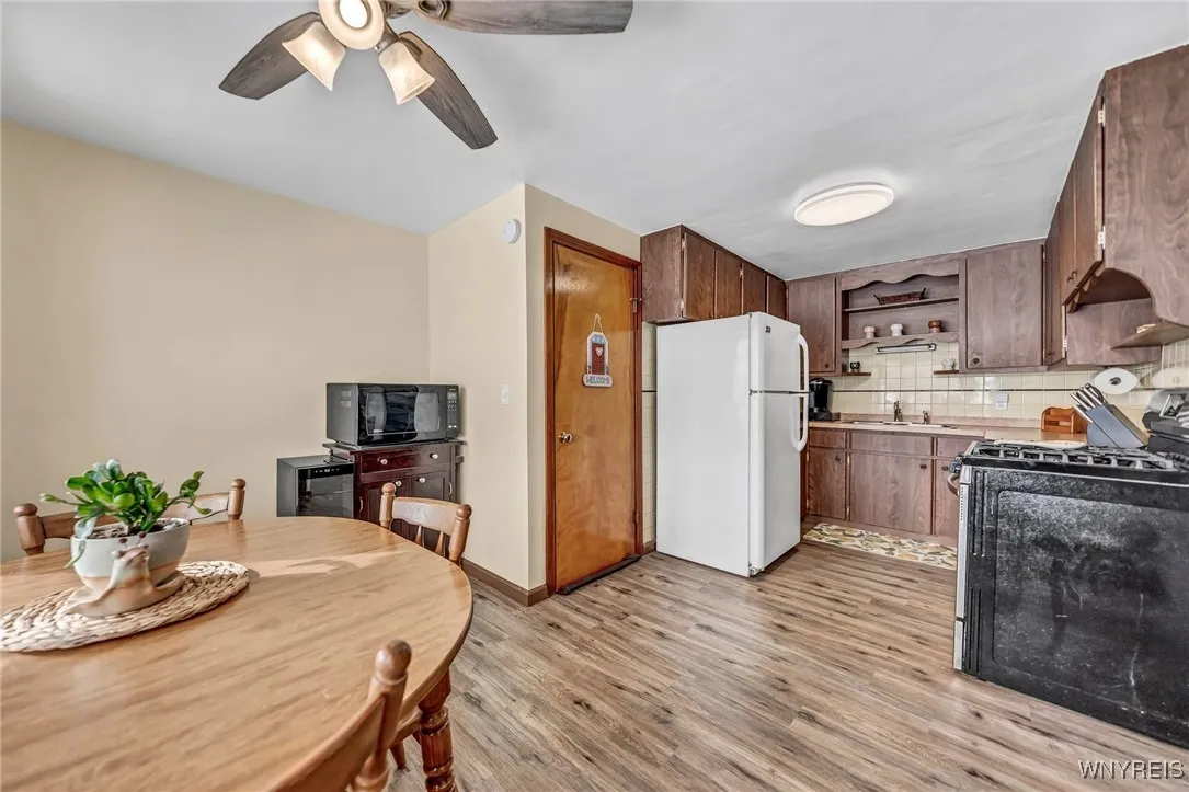 4844 Mount Vernon Boulevard, Hamburg, New York 140, Hamburg, New York 14075, 2 Bedrooms Bedrooms, 10 Rooms Rooms,2 BathroomsBathrooms,Residential,Closed,4844 Mount Vernon Boulevard, Hamburg, New York 140,0,B1585170