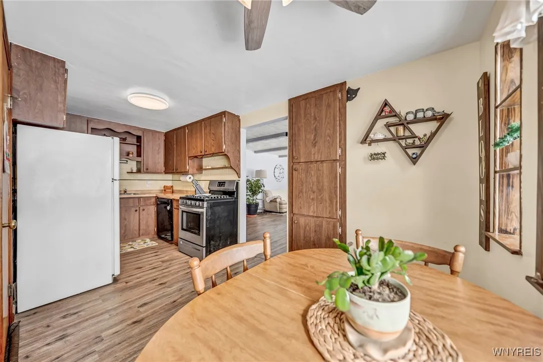 4844 Mount Vernon Boulevard, Hamburg, New York 140, Hamburg, New York 14075, 2 Bedrooms Bedrooms, 10 Rooms Rooms,2 BathroomsBathrooms,Residential,Closed,4844 Mount Vernon Boulevard, Hamburg, New York 140,0,B1585170