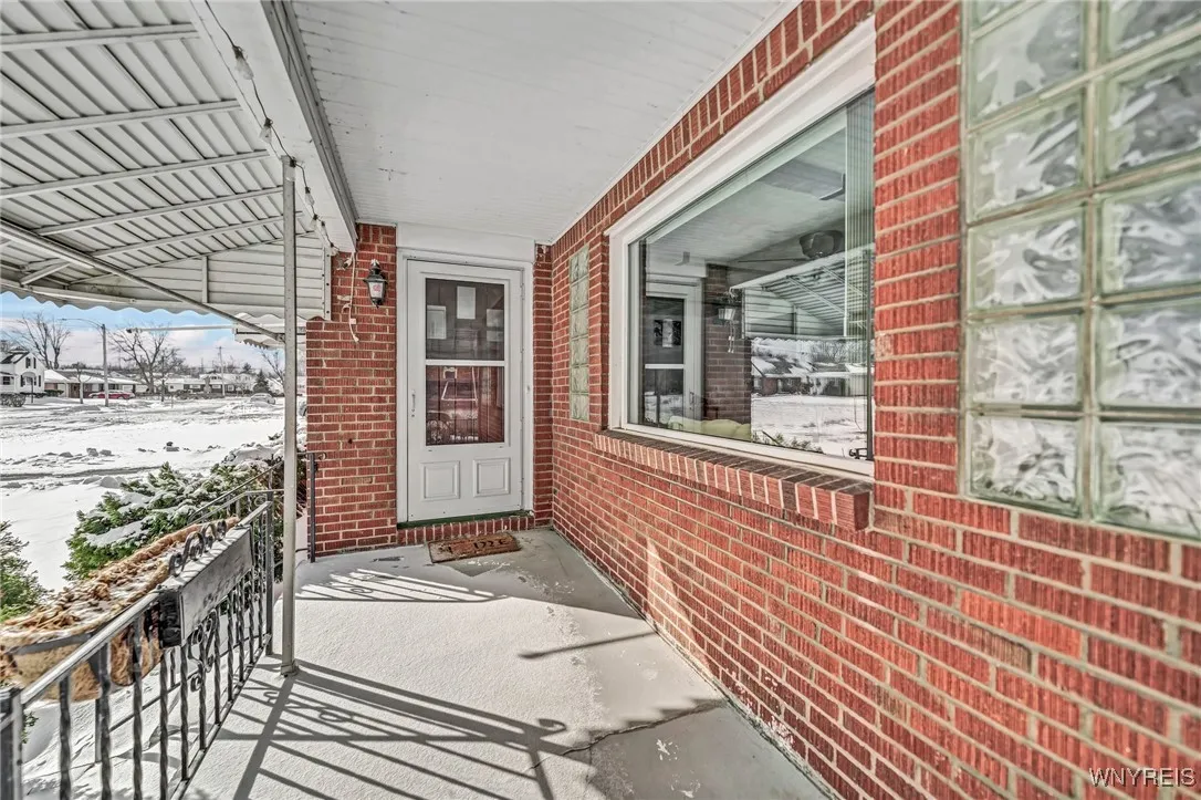 4844 Mount Vernon Boulevard, Hamburg, New York 140, Hamburg, New York 14075, 2 Bedrooms Bedrooms, 10 Rooms Rooms,2 BathroomsBathrooms,Residential,Closed,4844 Mount Vernon Boulevard, Hamburg, New York 140,0,B1585170