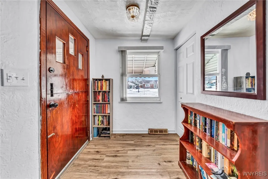 4844 Mount Vernon Boulevard, Hamburg, New York 140, Hamburg, New York 14075, 2 Bedrooms Bedrooms, 10 Rooms Rooms,2 BathroomsBathrooms,Residential,Closed,4844 Mount Vernon Boulevard, Hamburg, New York 140,0,B1585170