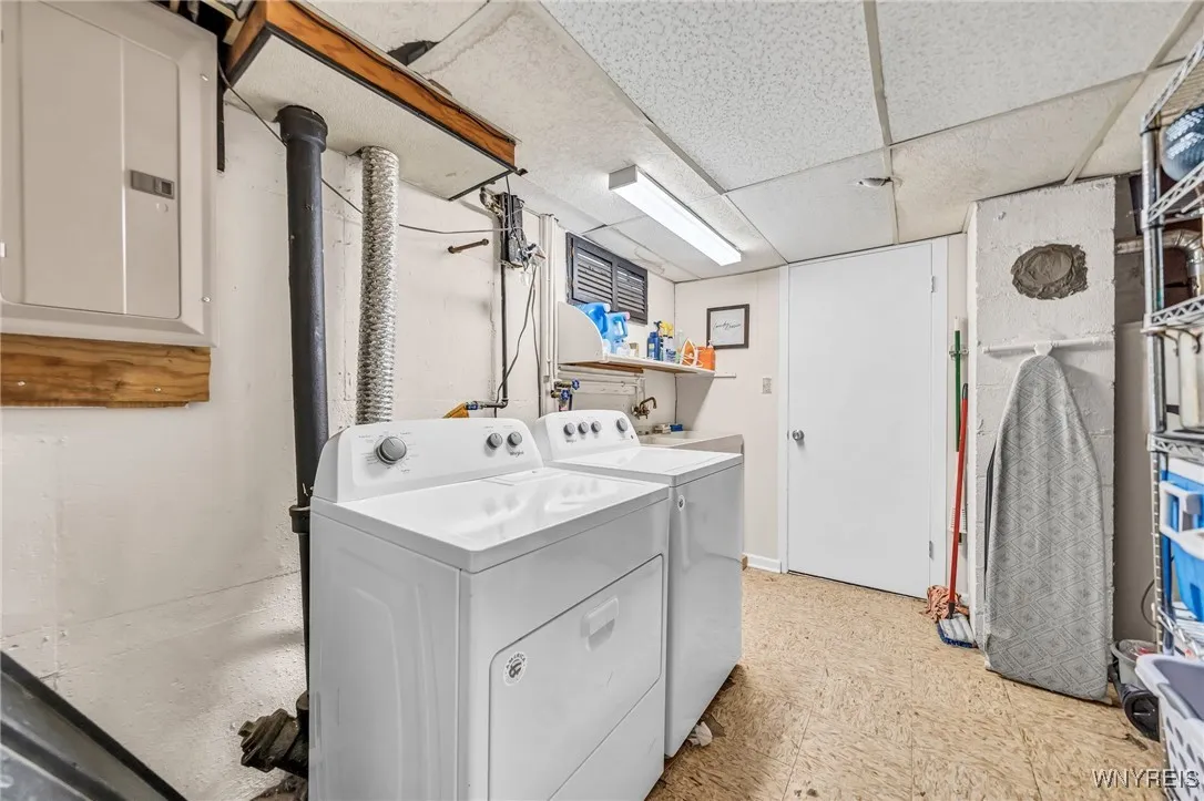 4844 Mount Vernon Boulevard, Hamburg, New York 140, Hamburg, New York 14075, 2 Bedrooms Bedrooms, 10 Rooms Rooms,2 BathroomsBathrooms,Residential,Closed,4844 Mount Vernon Boulevard, Hamburg, New York 140,0,B1585170