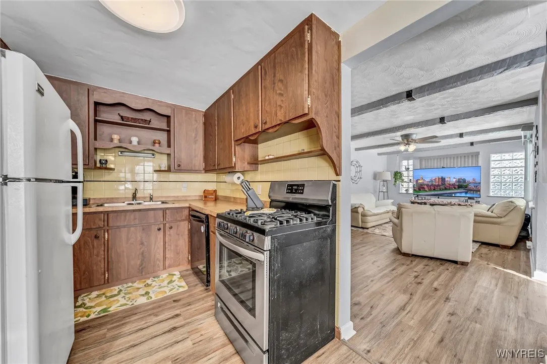 4844 Mount Vernon Boulevard, Hamburg, New York 140, Hamburg, New York 14075, 2 Bedrooms Bedrooms, 10 Rooms Rooms,2 BathroomsBathrooms,Residential,Closed,4844 Mount Vernon Boulevard, Hamburg, New York 140,0,B1585170