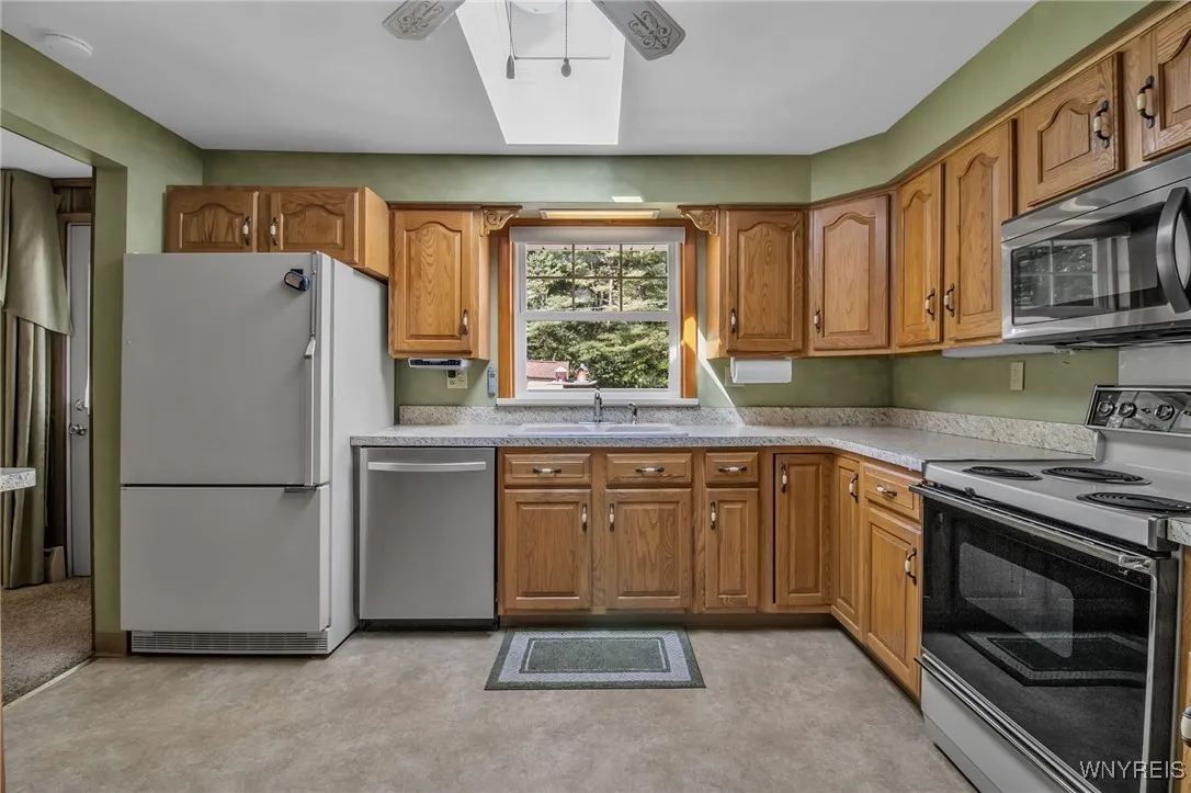 50 Pleasantview Drive, Elma, New York 14052, Elma, New York 14052, 3 Bedrooms Bedrooms, 7 Rooms Rooms,1 BathroomBathrooms,Residential,Closed,50 Pleasantview Drive, Elma, New York 14052,0,B1584796