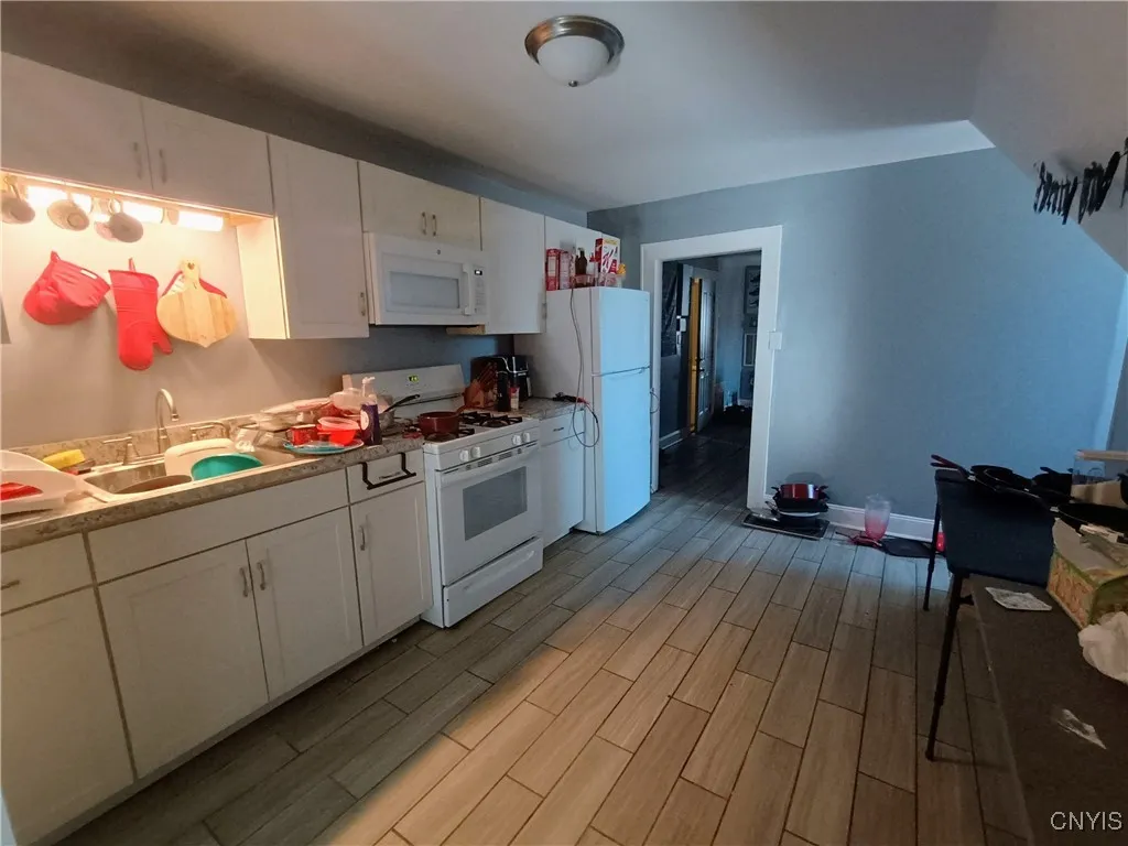 1507 North Salina Street, Syracuse, New York 13208, Syracuse, New York 13208, 7 Bedrooms Bedrooms, ,Multi Family,Closed,1507 North Salina Street, Syracuse, New York 13208,S1585245