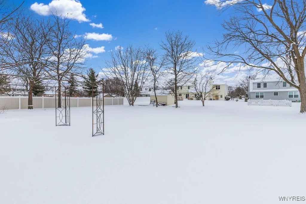 939 Baseline Road, Grand Island, New York 14072, Grand Island, New York 14072, 3 Bedrooms Bedrooms, 7 Rooms Rooms,2 BathroomsBathrooms,Residential,Closed,939 Baseline Road, Grand Island, New York 14072,0,B1584512