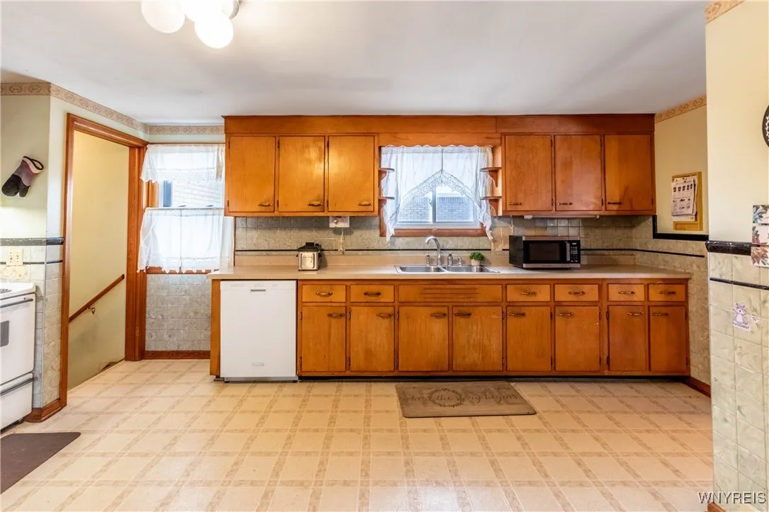 105 Delta Road, Amherst, New York 14226, Amherst, New York 14226, 3 Bedrooms Bedrooms, 6 Rooms Rooms,1 BathroomBathrooms,Residential,Closed,105 Delta Road, Amherst, New York 14226,0,B1585344