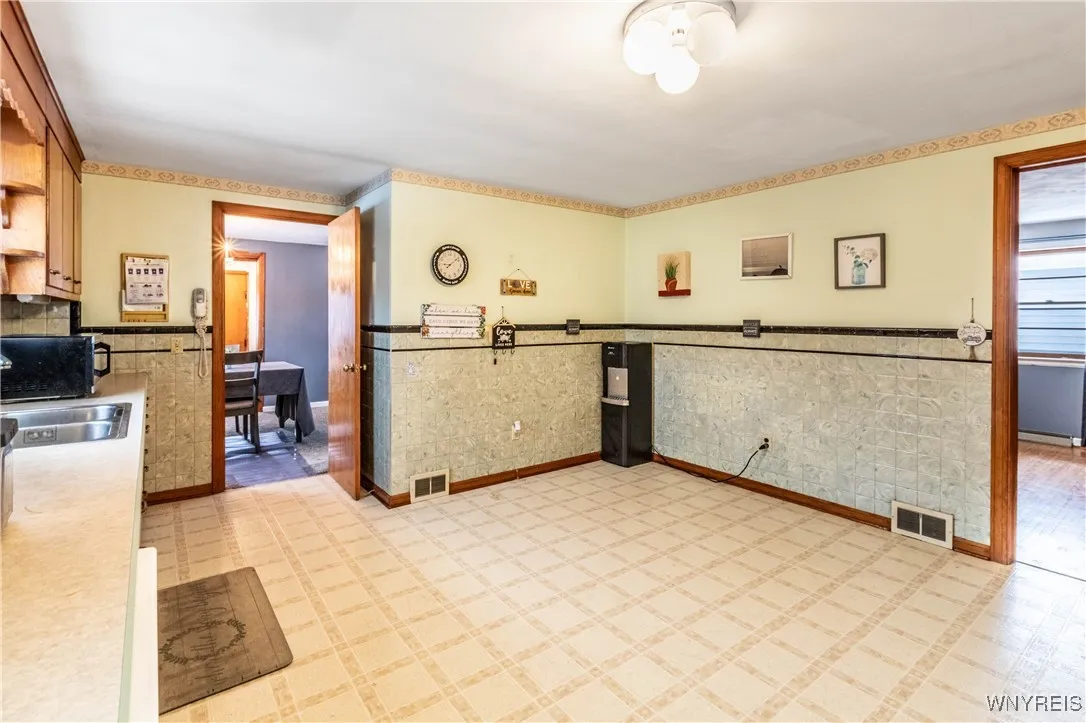 105 Delta Road, Amherst, New York 14226, Amherst, New York 14226, 3 Bedrooms Bedrooms, 6 Rooms Rooms,1 BathroomBathrooms,Residential,Closed,105 Delta Road, Amherst, New York 14226,0,B1585344