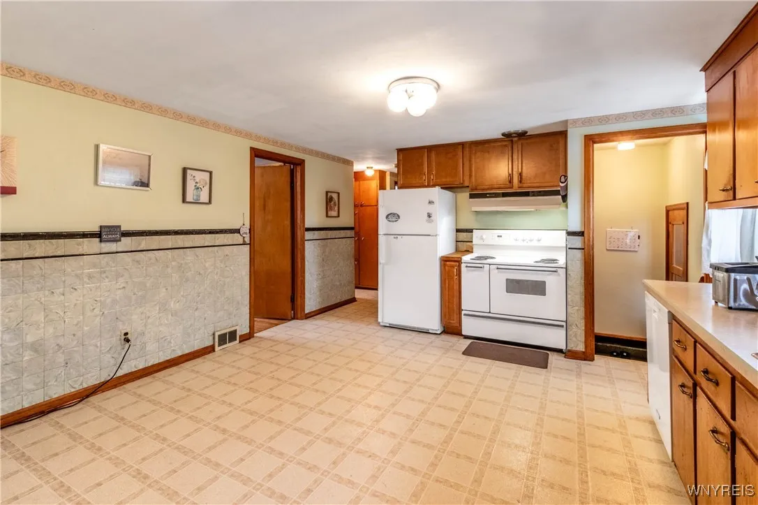105 Delta Road, Amherst, New York 14226, Amherst, New York 14226, 3 Bedrooms Bedrooms, 6 Rooms Rooms,1 BathroomBathrooms,Residential,Closed,105 Delta Road, Amherst, New York 14226,0,B1585344