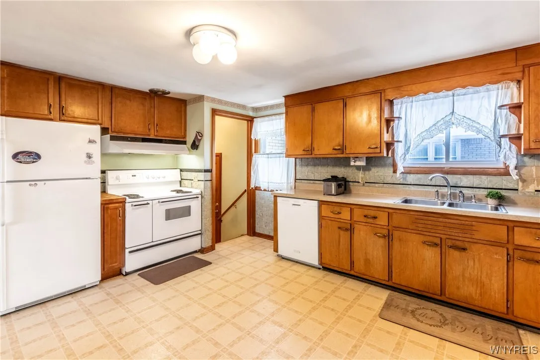 105 Delta Road, Amherst, New York 14226, Amherst, New York 14226, 3 Bedrooms Bedrooms, 6 Rooms Rooms,1 BathroomBathrooms,Residential,Closed,105 Delta Road, Amherst, New York 14226,0,B1585344