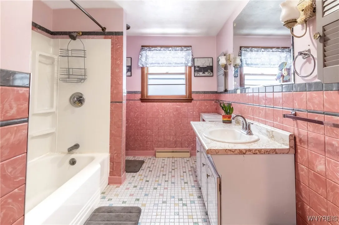 105 Delta Road, Amherst, New York 14226, Amherst, New York 14226, 3 Bedrooms Bedrooms, 6 Rooms Rooms,1 BathroomBathrooms,Residential,Closed,105 Delta Road, Amherst, New York 14226,0,B1585344