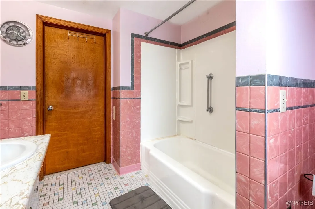 105 Delta Road, Amherst, New York 14226, Amherst, New York 14226, 3 Bedrooms Bedrooms, 6 Rooms Rooms,1 BathroomBathrooms,Residential,Closed,105 Delta Road, Amherst, New York 14226,0,B1585344