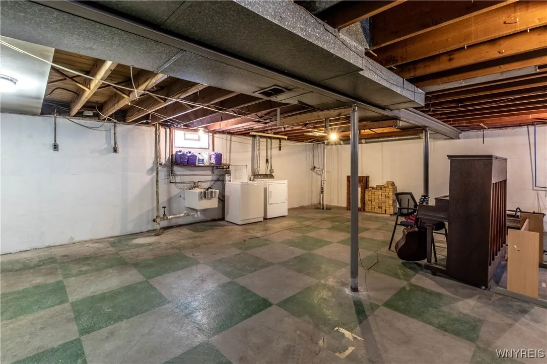 105 Delta Road, Amherst, New York 14226, Amherst, New York 14226, 3 Bedrooms Bedrooms, 6 Rooms Rooms,1 BathroomBathrooms,Residential,Closed,105 Delta Road, Amherst, New York 14226,0,B1585344
