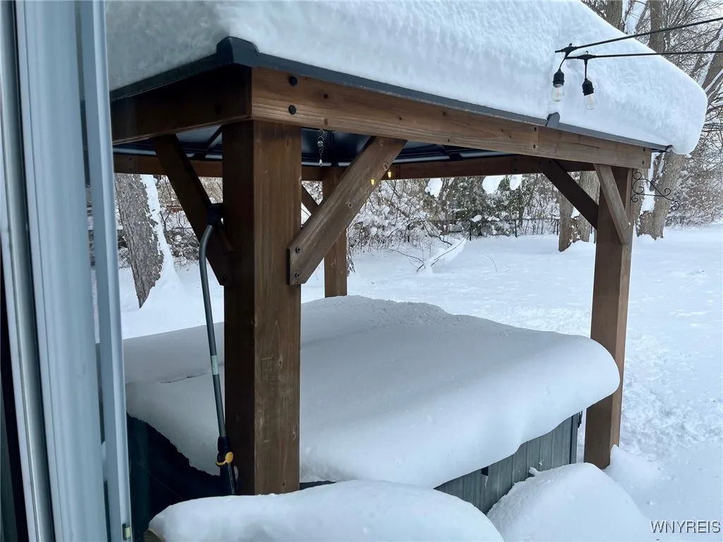 6849 Jewett Holmwood Road, Orchard Park, New York, Orchard Park, New York 14127, 3 Bedrooms Bedrooms, 7 Rooms Rooms,1 BathroomBathrooms,Residential,Closed,6849 Jewett Holmwood Road, Orchard Park, New York ,0,B1585613