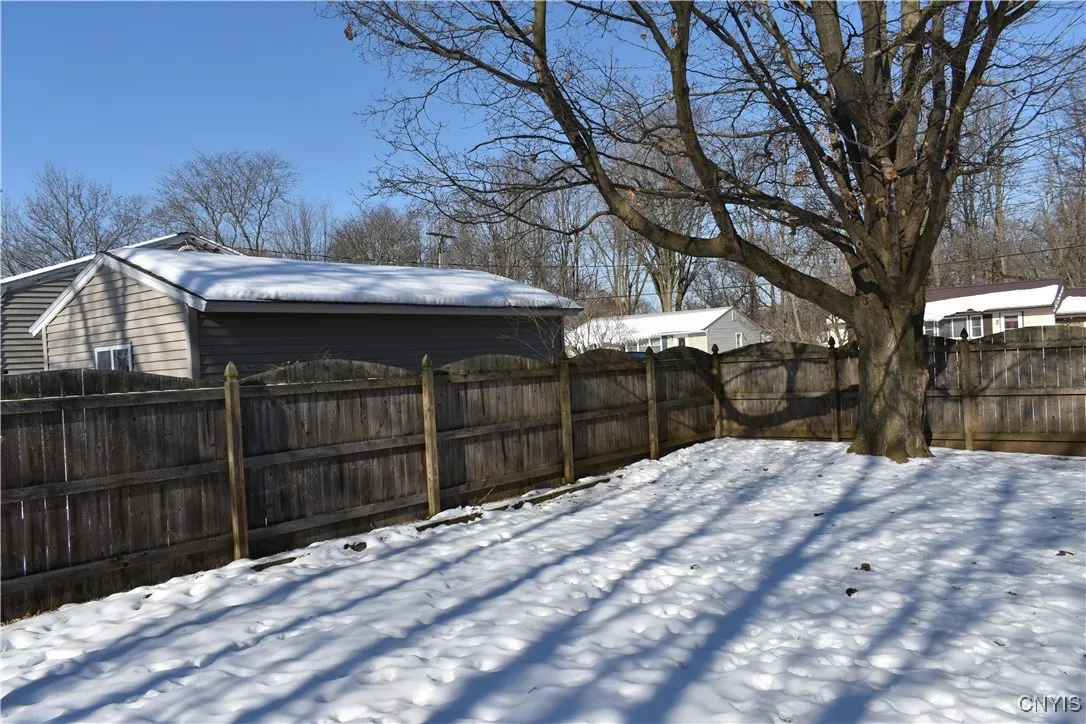 102 Normanor Drive, Syracuse, New York 13207, Syracuse, New York 13207, 2 Bedrooms Bedrooms, 5 Rooms Rooms,1 BathroomBathrooms,Residential,Closed,102 Normanor Drive, Syracuse, New York 13207,0,S1585555