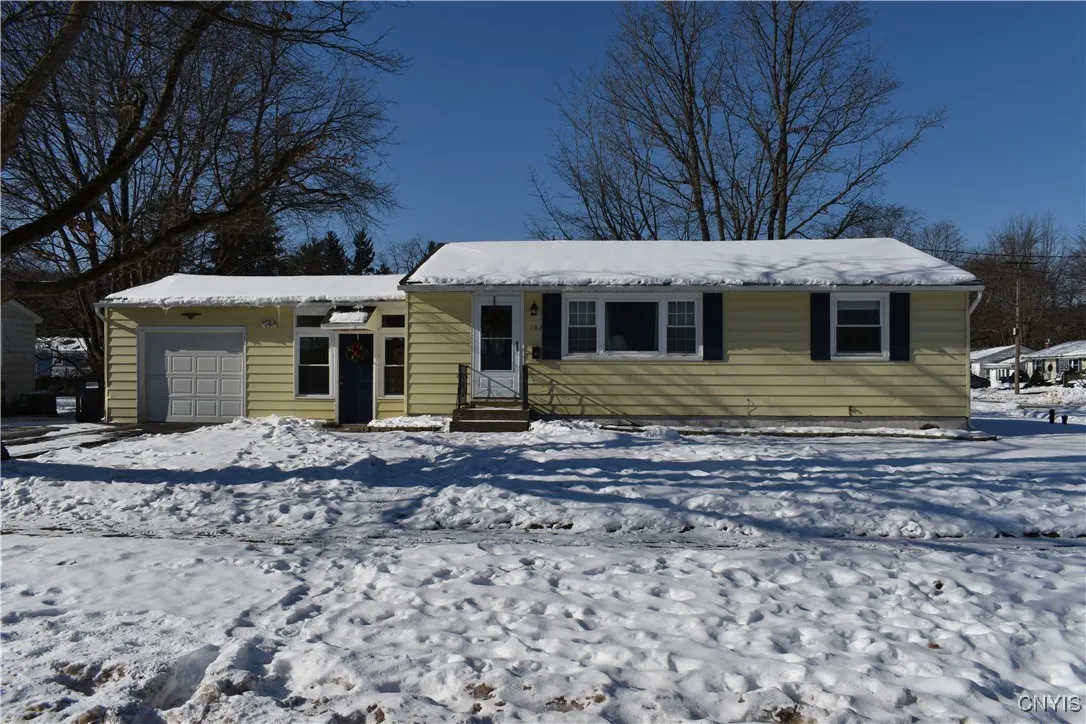 102 Normanor Drive, Syracuse, New York 13207, Syracuse, New York 13207, 2 Bedrooms Bedrooms, 5 Rooms Rooms,1 BathroomBathrooms,Residential,Closed,102 Normanor Drive, Syracuse, New York 13207,0,S1585555