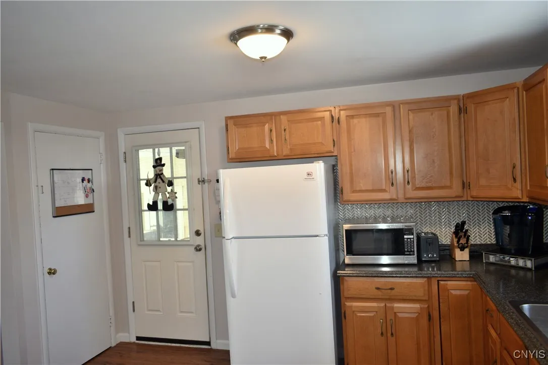 102 Normanor Drive, Syracuse, New York 13207, Syracuse, New York 13207, 2 Bedrooms Bedrooms, 5 Rooms Rooms,1 BathroomBathrooms,Residential,Closed,102 Normanor Drive, Syracuse, New York 13207,0,S1585555