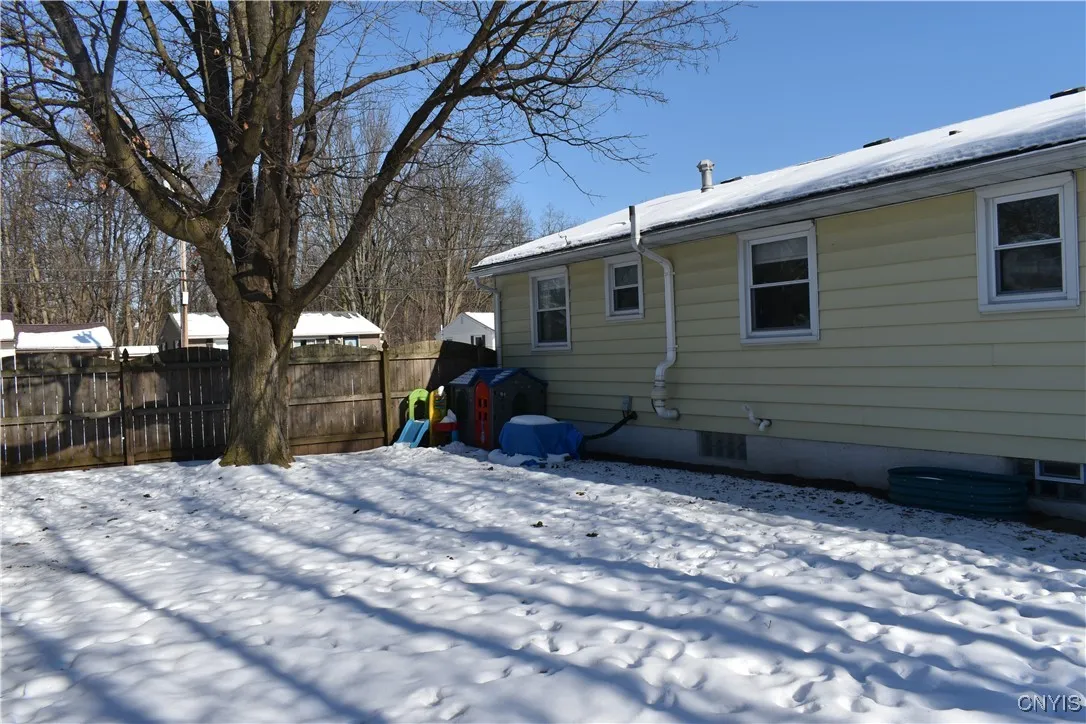 102 Normanor Drive, Syracuse, New York 13207, Syracuse, New York 13207, 2 Bedrooms Bedrooms, 5 Rooms Rooms,1 BathroomBathrooms,Residential,Closed,102 Normanor Drive, Syracuse, New York 13207,0,S1585555