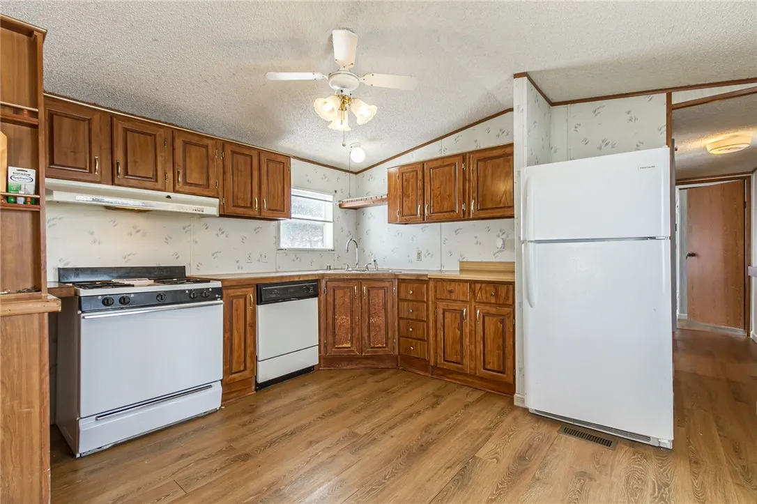 405 Mountain Ash, Hopewell, New York 14424, Hopewell, New York 14424, 1 Bedroom Bedrooms, 3 Rooms Rooms,1 BathroomBathrooms,Residential,Closed,405 Mountain Ash, Hopewell, New York 14424,0,R1585668