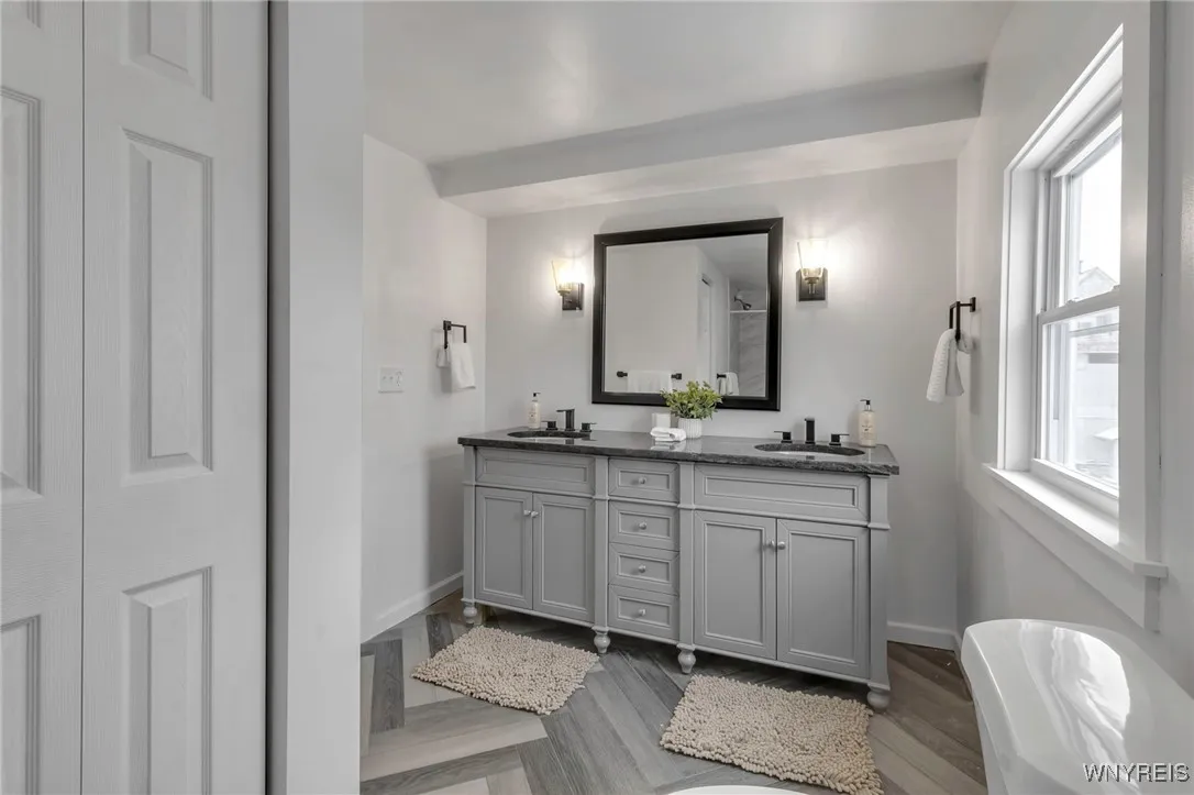 365 Hoyt Street, Buffalo, New York 14213, Buffalo, New York 14213, 3 Bedrooms Bedrooms, 5 Rooms Rooms,2 BathroomsBathrooms,Residential,Closed,365 Hoyt Street, Buffalo, New York 14213,0,B1585033