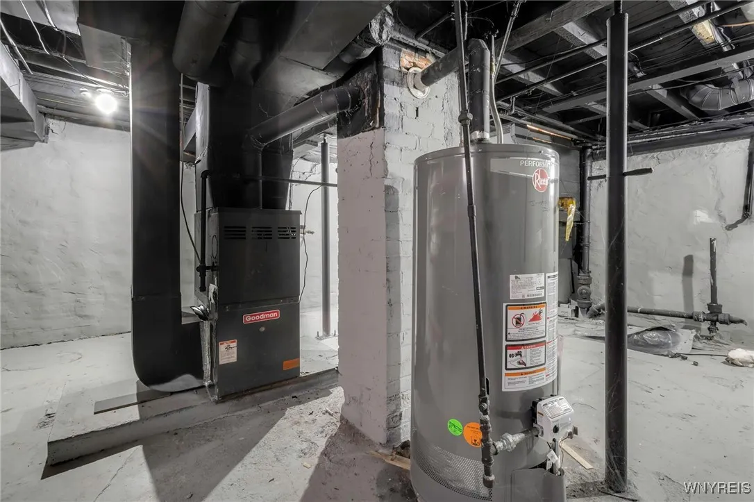 365 Hoyt Street, Buffalo, New York 14213, Buffalo, New York 14213, 3 Bedrooms Bedrooms, 5 Rooms Rooms,2 BathroomsBathrooms,Residential,Closed,365 Hoyt Street, Buffalo, New York 14213,0,B1585033