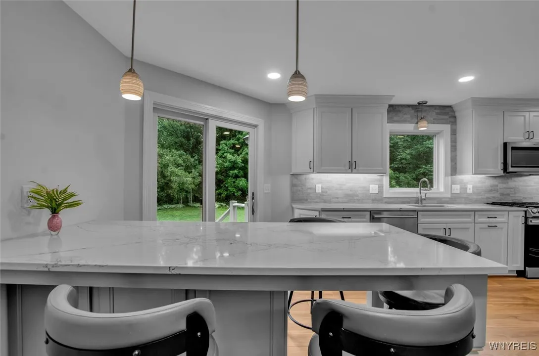 5940 Thompson Road, Clarence, New York 14032, Clarence, New York 14032, 4 Bedrooms Bedrooms, 10 Rooms Rooms,2 BathroomsBathrooms,Residential Lease,Closed,5940 Thompson Road, Clarence, New York 14032,0,B1585761