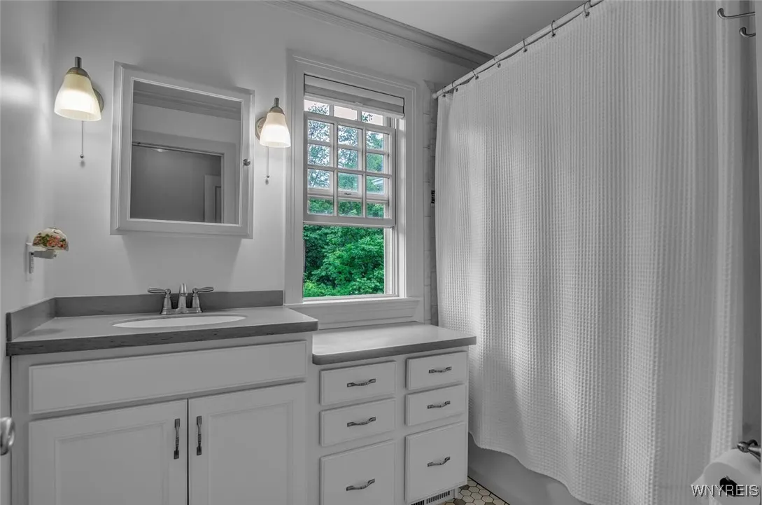 5940 Thompson Road, Clarence, New York 14032, Clarence, New York 14032, 4 Bedrooms Bedrooms, 10 Rooms Rooms,2 BathroomsBathrooms,Residential Lease,Closed,5940 Thompson Road, Clarence, New York 14032,0,B1585761