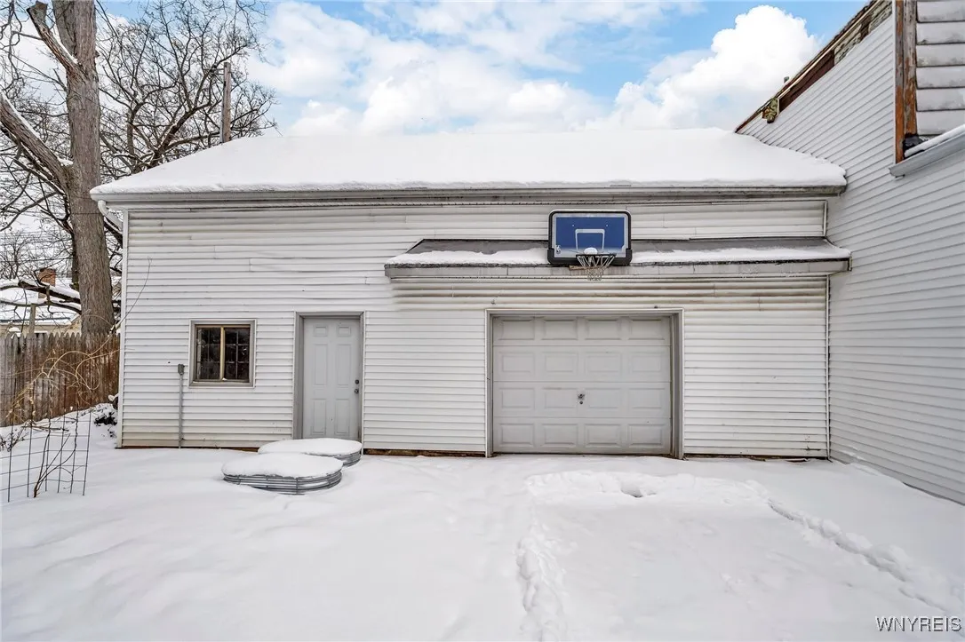 360 Auburn Avenue, Buffalo, New York 14213, Buffalo, New York 14213, 3 Bedrooms Bedrooms, 8 Rooms Rooms,2 BathroomsBathrooms,Residential,Closed,360 Auburn Avenue, Buffalo, New York 14213,0,B1585736