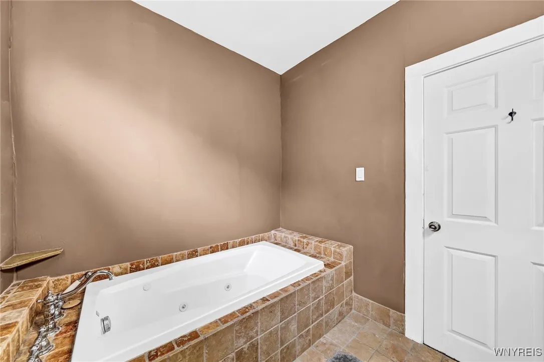 360 Auburn Avenue, Buffalo, New York 14213, Buffalo, New York 14213, 3 Bedrooms Bedrooms, 8 Rooms Rooms,2 BathroomsBathrooms,Residential,Closed,360 Auburn Avenue, Buffalo, New York 14213,0,B1585736