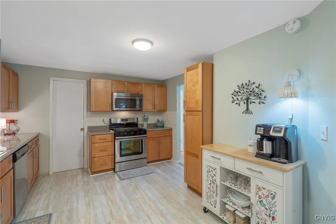 4826 Huntwood Path, Manlius, New York 13104, Manlius, New York 13104, 2 Bedrooms Bedrooms, 8 Rooms Rooms,1 BathroomBathrooms,Residential,Closed,4826 Huntwood Path, Manlius, New York 13104,0,S1585142