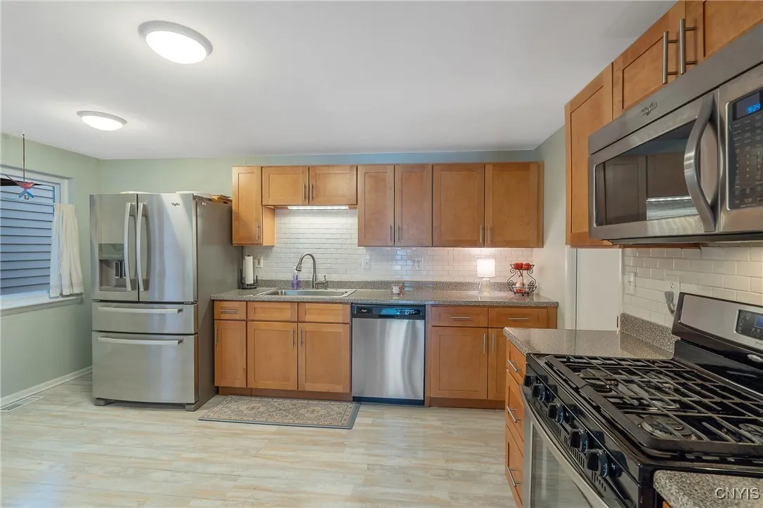 4826 Huntwood Path, Manlius, New York 13104, Manlius, New York 13104, 2 Bedrooms Bedrooms, 8 Rooms Rooms,1 BathroomBathrooms,Residential,Closed,4826 Huntwood Path, Manlius, New York 13104,0,S1585142