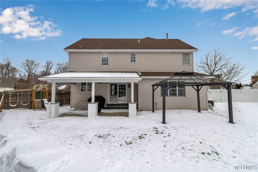 4425 Rushford Drive, Hamburg, New York 14075, Hamburg, New York 14075, 4 Bedrooms Bedrooms, 7 Rooms Rooms,2 BathroomsBathrooms,Residential,Closed,4425 Rushford Drive, Hamburg, New York 14075,0,B1585311