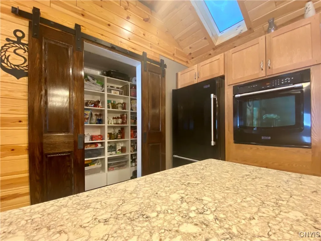 combo kitchen/dining or kitchen/family room