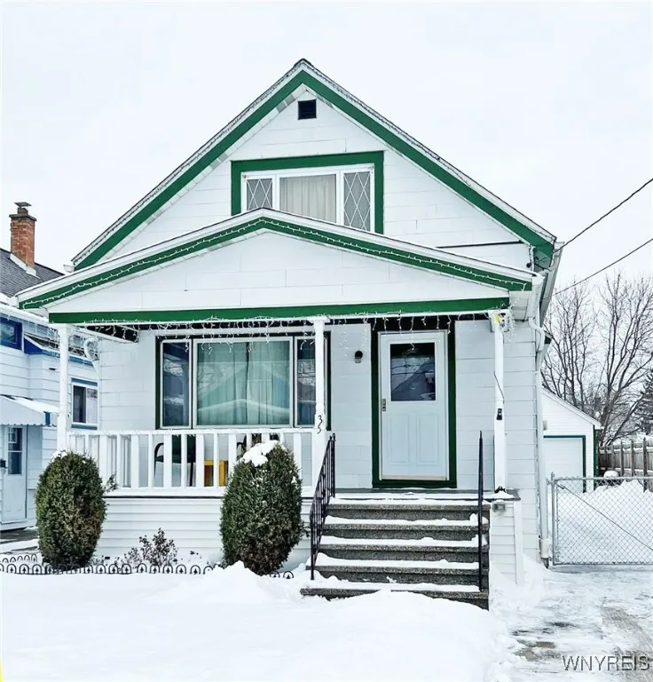 35 Belmont Street, Buffalo, New York 14207, Buffalo, New York 14207, 4 Bedrooms Bedrooms, 7 Rooms Rooms,1 BathroomBathrooms,Residential,Closed,35 Belmont Street, Buffalo, New York 14207,0,B1586017