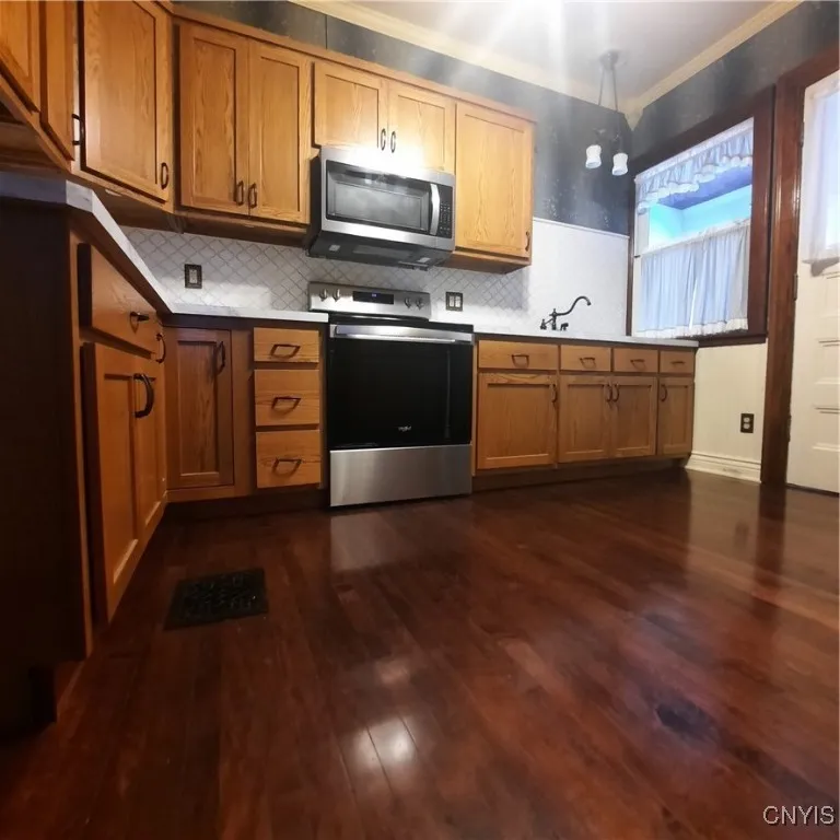 1st floor Apartment New Kitchen