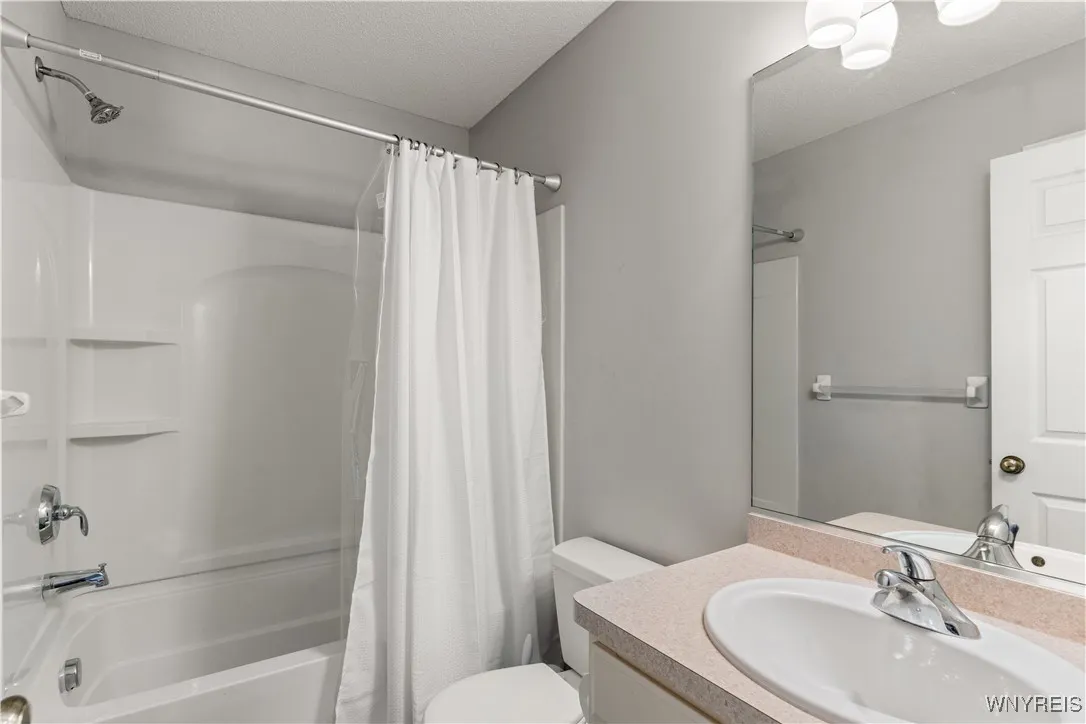 90 Morris Crescent, West Seneca, New York 14224, West Seneca, New York 14224, 4 Bedrooms Bedrooms, 8 Rooms Rooms,2 BathroomsBathrooms,Residential,Closed,90 Morris Crescent, West Seneca, New York 14224,0,B1586131