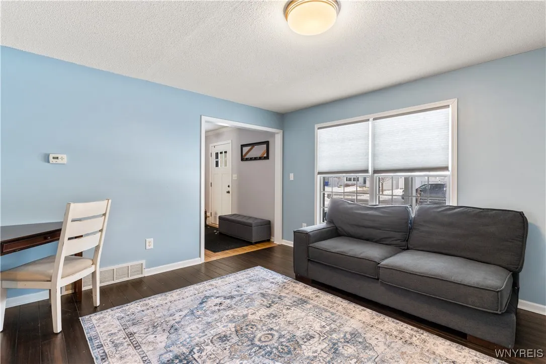 90 Morris Crescent, West Seneca, New York 14224, West Seneca, New York 14224, 4 Bedrooms Bedrooms, 8 Rooms Rooms,2 BathroomsBathrooms,Residential,Closed,90 Morris Crescent, West Seneca, New York 14224,0,B1586131