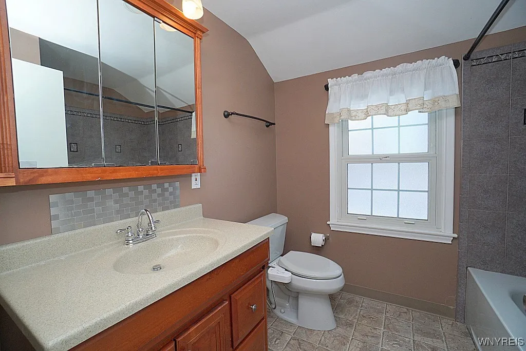 19 Dogwood Road, Amherst, New York 14221, Amherst, New York 14221, 3 Bedrooms Bedrooms, 7 Rooms Rooms,2 BathroomsBathrooms,Residential,Closed,19 Dogwood Road, Amherst, New York 14221,0,B1586022