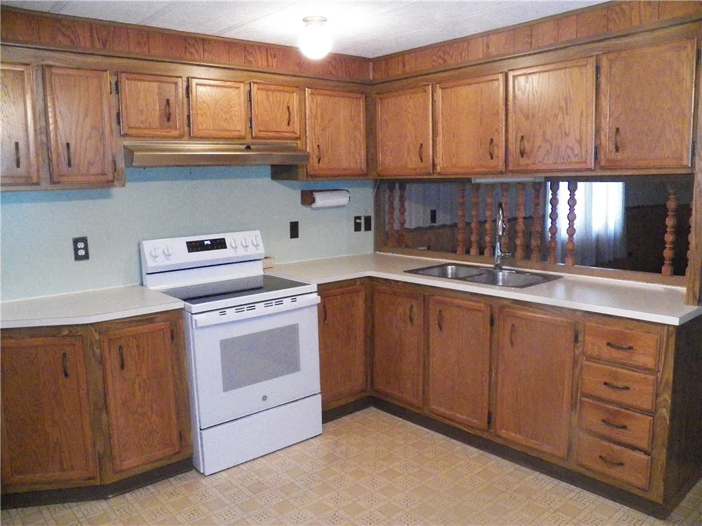 33 Harper Parkway, Avon, New York 14414, Avon, New York 14414, 2 Bedrooms Bedrooms, 5 Rooms Rooms,1 BathroomBathrooms,Residential,Closed,33 Harper Parkway, Avon, New York 14414,R1586201