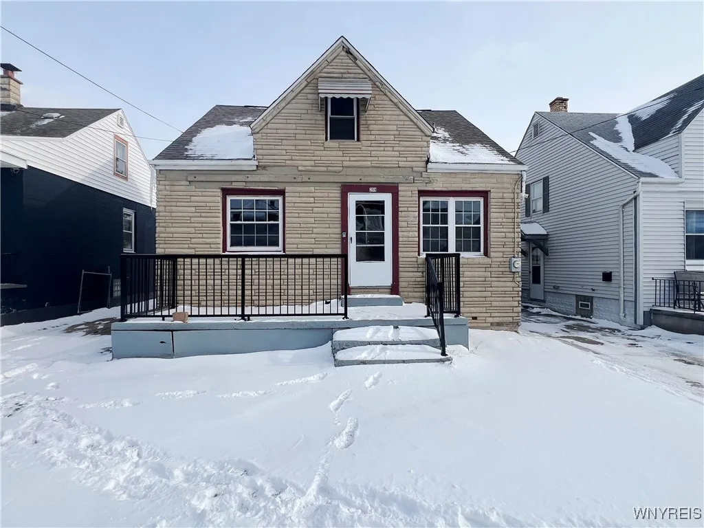 299 Fenton Street, Buffalo, New York 14206, Buffalo, New York 14206, 3 Bedrooms Bedrooms, 6 Rooms Rooms,1 BathroomBathrooms,Residential,Closed,299 Fenton Street, Buffalo, New York 14206,0,B1584955