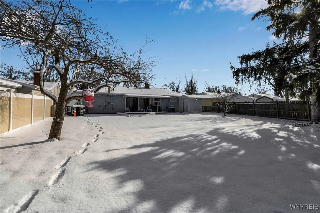100 Avon Road, Tonawanda-town, New York 14150, Tonawanda, New York 14150, 2 Bedrooms Bedrooms, 6 Rooms Rooms,1 BathroomBathrooms,Residential,Closed,100 Avon Road, Tonawanda-town, New York 14150,0,B1585944