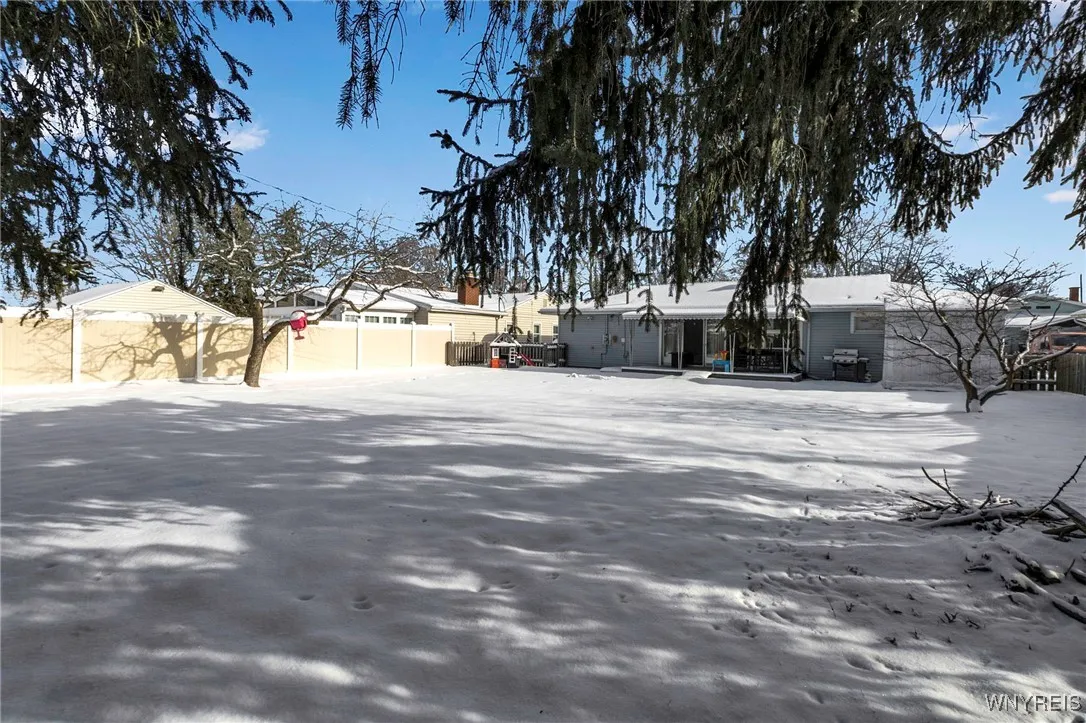 100 Avon Road, Tonawanda-town, New York 14150, Tonawanda, New York 14150, 2 Bedrooms Bedrooms, 6 Rooms Rooms,1 BathroomBathrooms,Residential,Closed,100 Avon Road, Tonawanda-town, New York 14150,0,B1585944