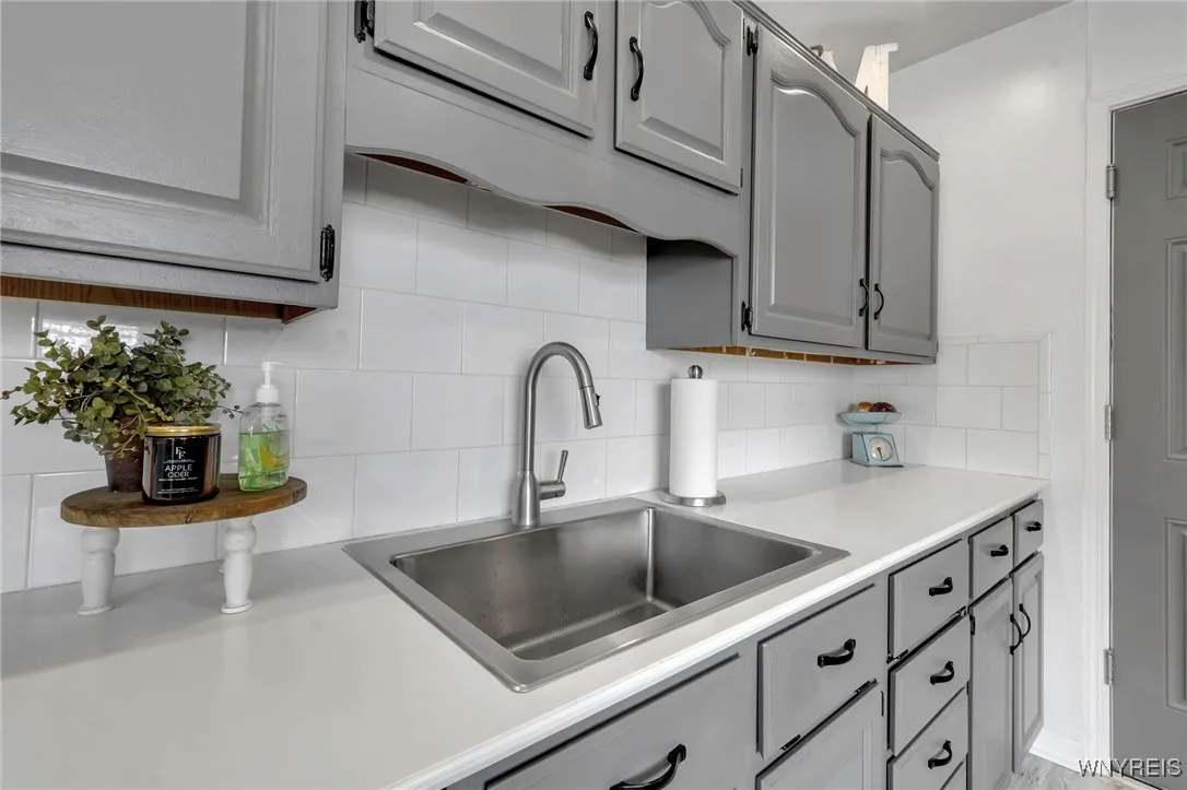 100 Avon Road, Tonawanda-town, New York 14150, Tonawanda, New York 14150, 2 Bedrooms Bedrooms, 6 Rooms Rooms,1 BathroomBathrooms,Residential,Closed,100 Avon Road, Tonawanda-town, New York 14150,0,B1585944