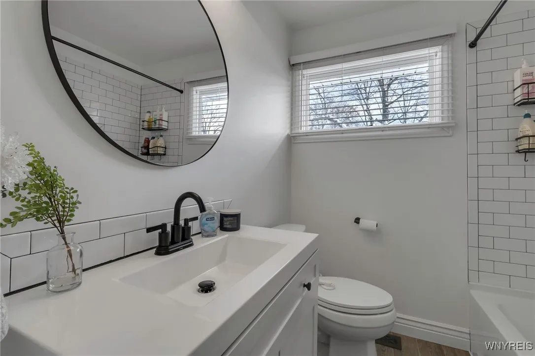 100 Avon Road, Tonawanda-town, New York 14150, Tonawanda, New York 14150, 2 Bedrooms Bedrooms, 6 Rooms Rooms,1 BathroomBathrooms,Residential,Closed,100 Avon Road, Tonawanda-town, New York 14150,0,B1585944