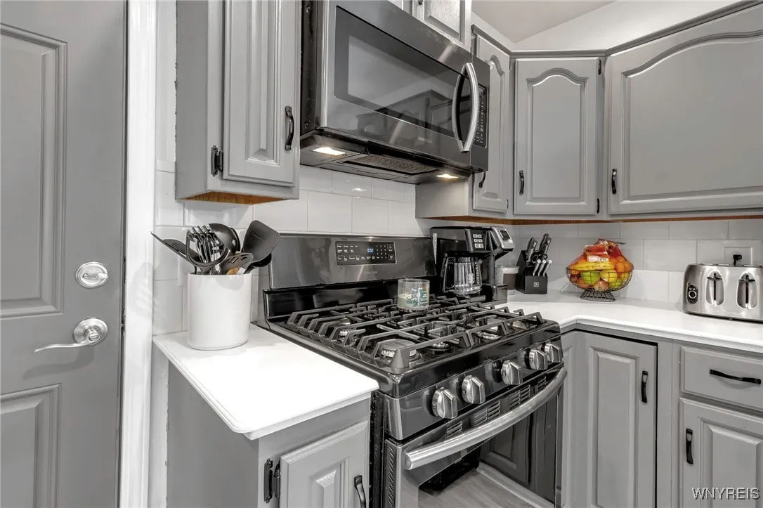 100 Avon Road, Tonawanda-town, New York 14150, Tonawanda, New York 14150, 2 Bedrooms Bedrooms, 6 Rooms Rooms,1 BathroomBathrooms,Residential,Closed,100 Avon Road, Tonawanda-town, New York 14150,0,B1585944