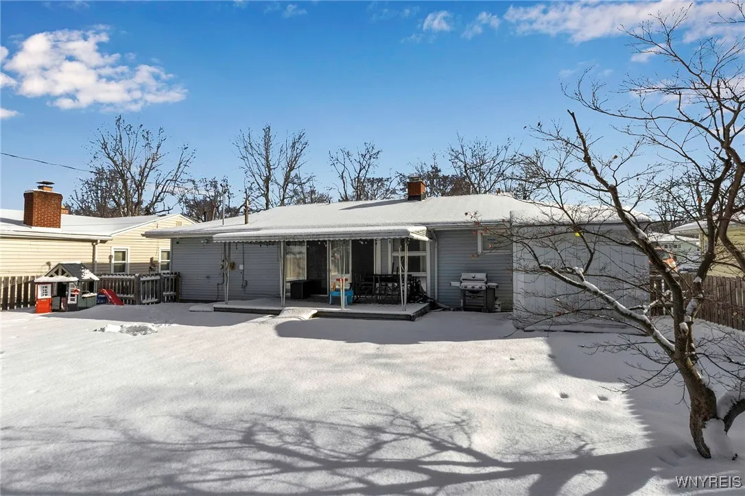 100 Avon Road, Tonawanda-town, New York 14150, Tonawanda, New York 14150, 2 Bedrooms Bedrooms, 6 Rooms Rooms,1 BathroomBathrooms,Residential,Closed,100 Avon Road, Tonawanda-town, New York 14150,0,B1585944