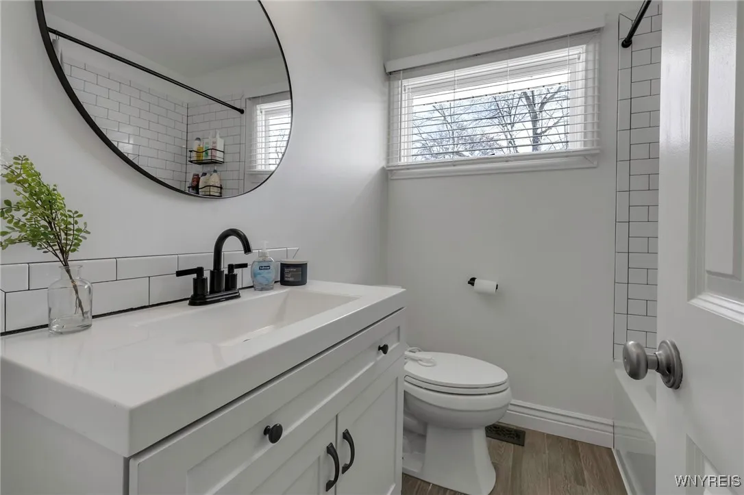 100 Avon Road, Tonawanda-town, New York 14150, Tonawanda, New York 14150, 2 Bedrooms Bedrooms, 6 Rooms Rooms,1 BathroomBathrooms,Residential,Closed,100 Avon Road, Tonawanda-town, New York 14150,0,B1585944