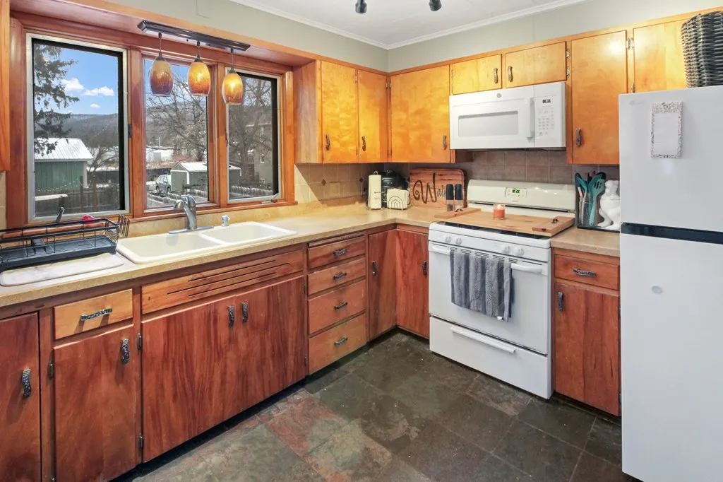 3 Curtiss Avenue, Urbana, New York 14840, Urbana, New York 14840, 3 Bedrooms Bedrooms, 7 Rooms Rooms,2 BathroomsBathrooms,Residential,Closed,3 Curtiss Avenue, Urbana, New York 14840,EC278133
