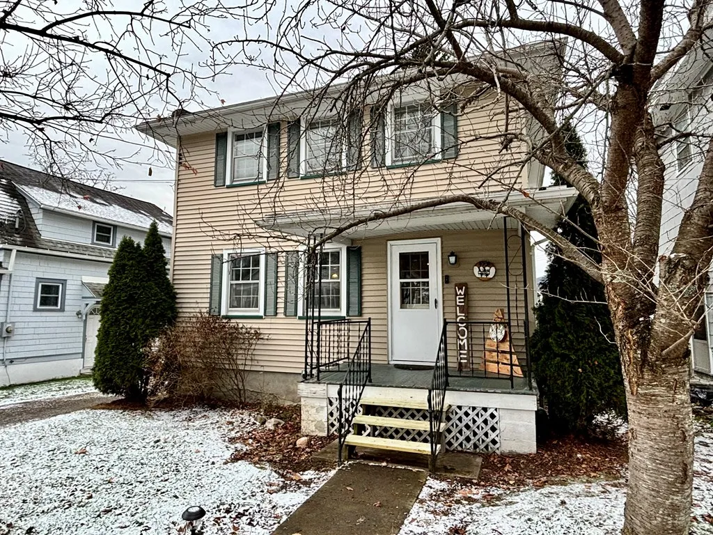 3 Curtiss Avenue, Urbana, New York 14840, Urbana, New York 14840, 3 Bedrooms Bedrooms, 7 Rooms Rooms,2 BathroomsBathrooms,Residential,Closed,3 Curtiss Avenue, Urbana, New York 14840,EC278133
