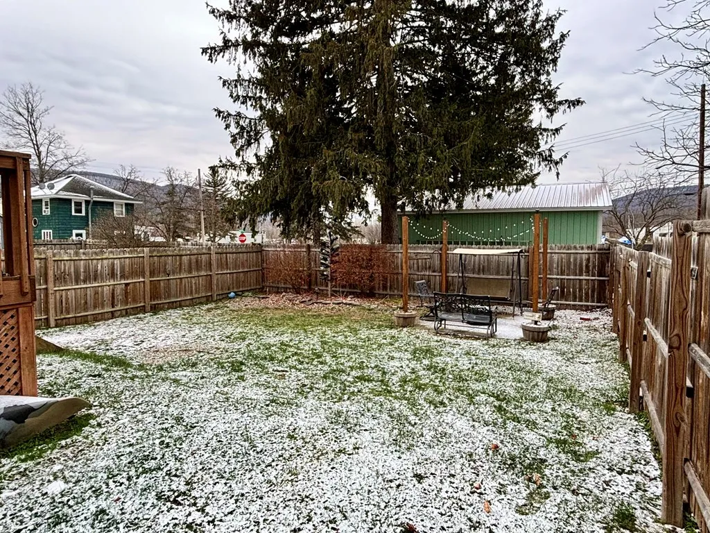 3 Curtiss Avenue, Urbana, New York 14840, Urbana, New York 14840, 3 Bedrooms Bedrooms, 7 Rooms Rooms,2 BathroomsBathrooms,Residential,Closed,3 Curtiss Avenue, Urbana, New York 14840,EC278133